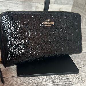 Coach accordion wallet like new !!!!